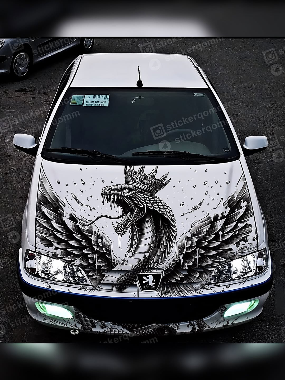 استیکر ماشین  طرح کاپوت مدل  رخ مار