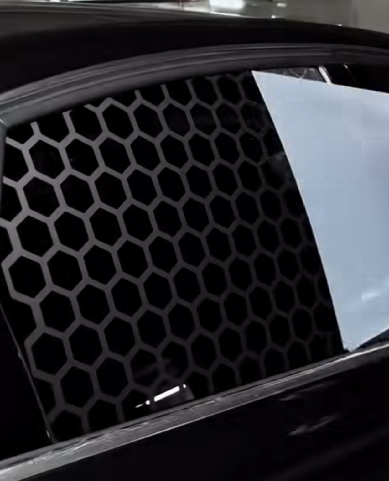 استیکر ماشین طرح شیشه بغل خودرو مدل زنبوری